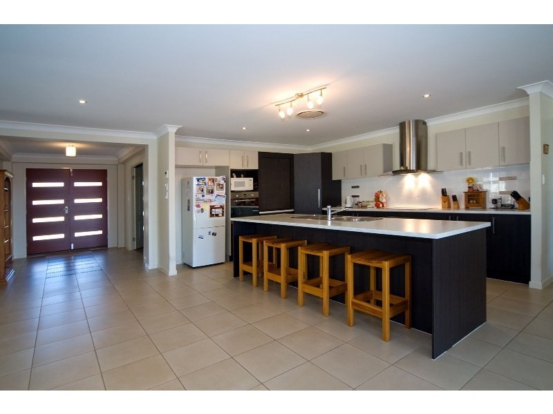 12 Vaucluse Place, Parkinson QLD 4115