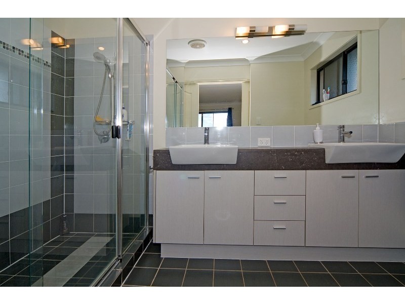 12 Vaucluse Place, Parkinson QLD 4115