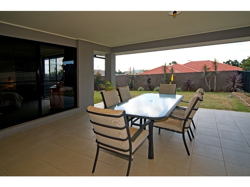 12 Vaucluse Place, Parkinson QLD 4115