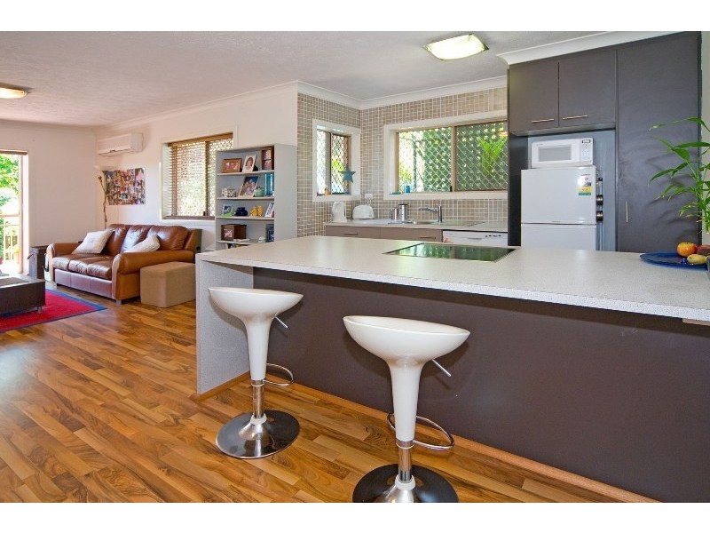 2/70 Jellicoe Street, Coorparoo QLD 4151