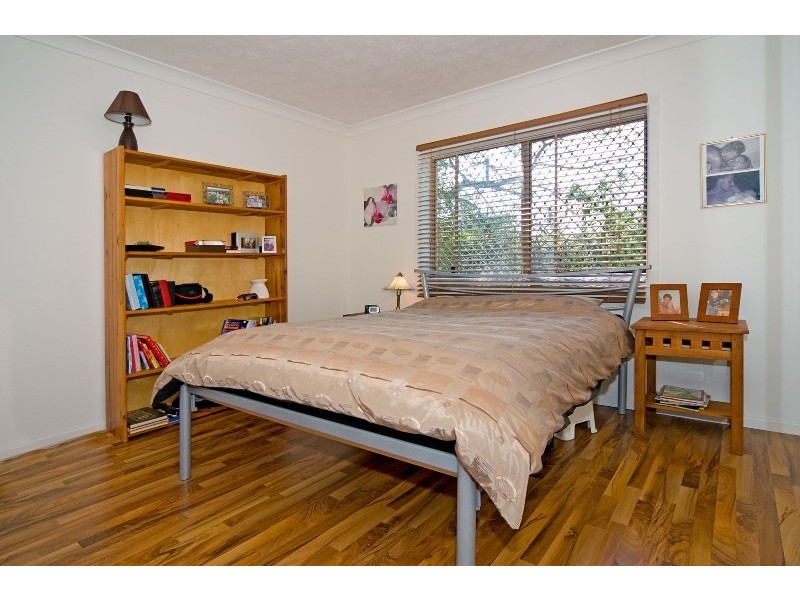 2/70 Jellicoe Street, Coorparoo QLD 4151