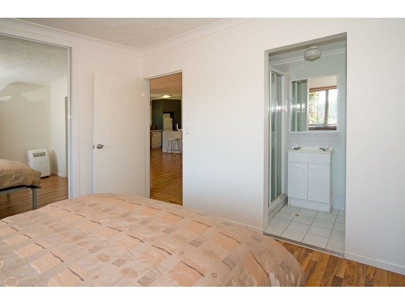 2/70 Jellicoe Street, Coorparoo QLD 4151