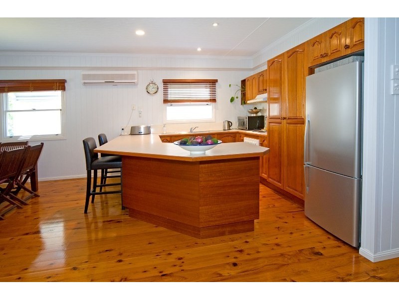 17 Cottell Street, Norman Park QLD 4170