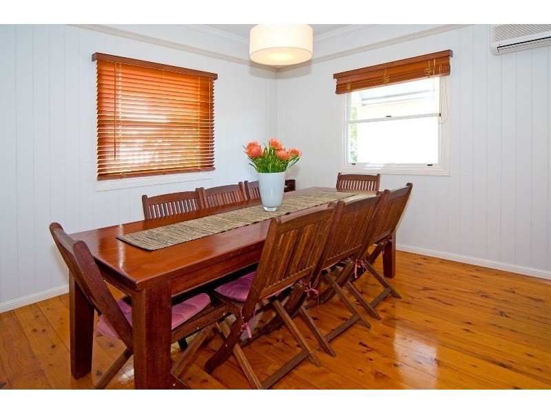 17 Cottell Street, Norman Park QLD 4170