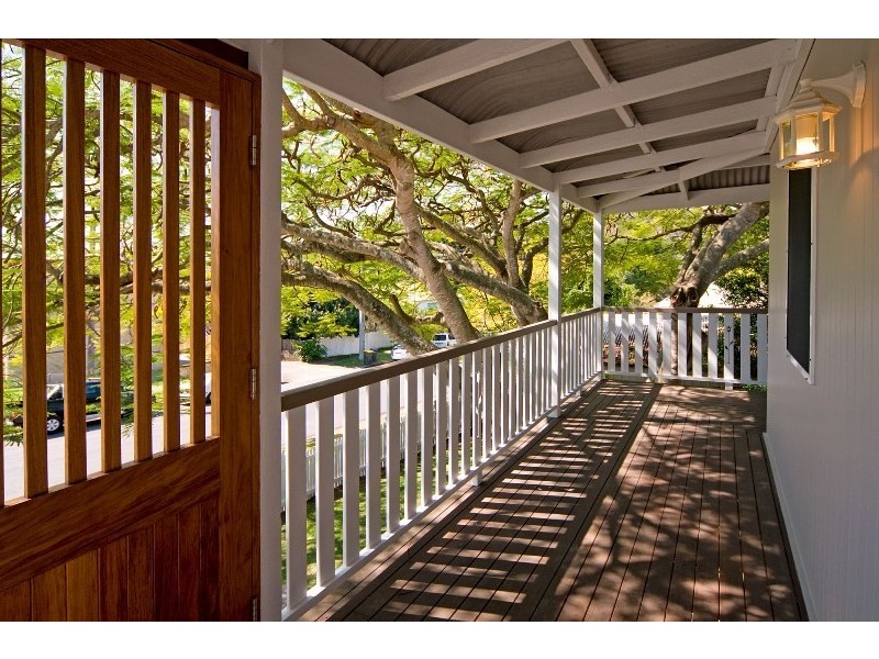 17 Cottell Street, Norman Park QLD 4170