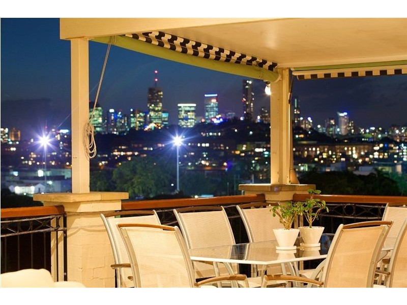 24 Pine Street, Bulimba QLD 4171