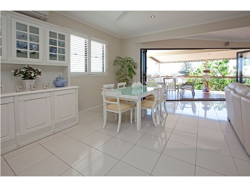 24 Pine Street, Bulimba QLD 4171