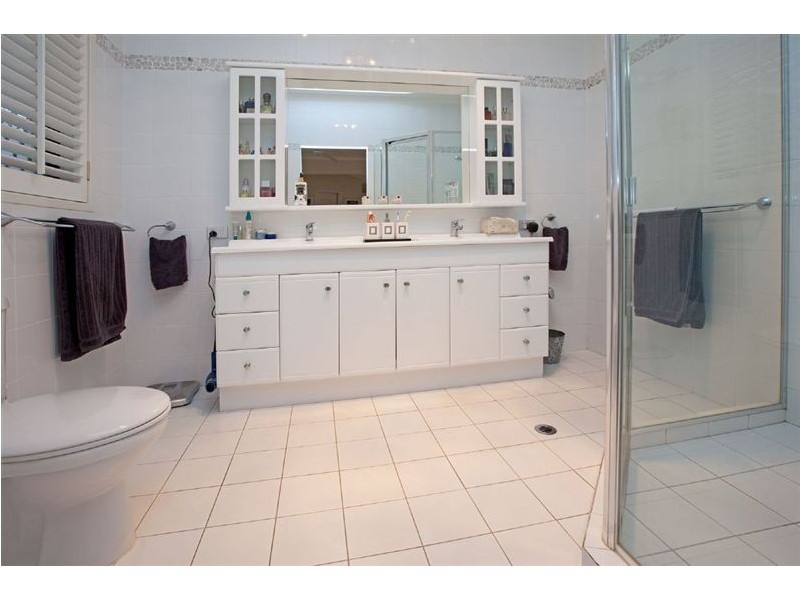 24 Pine Street, Bulimba QLD 4171