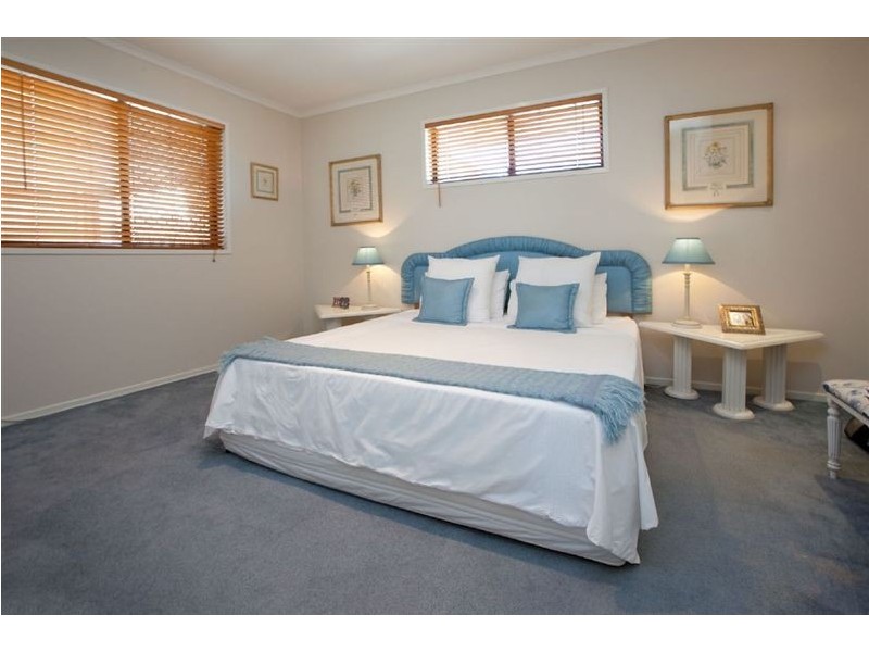 24 Pine Street, Bulimba QLD 4171