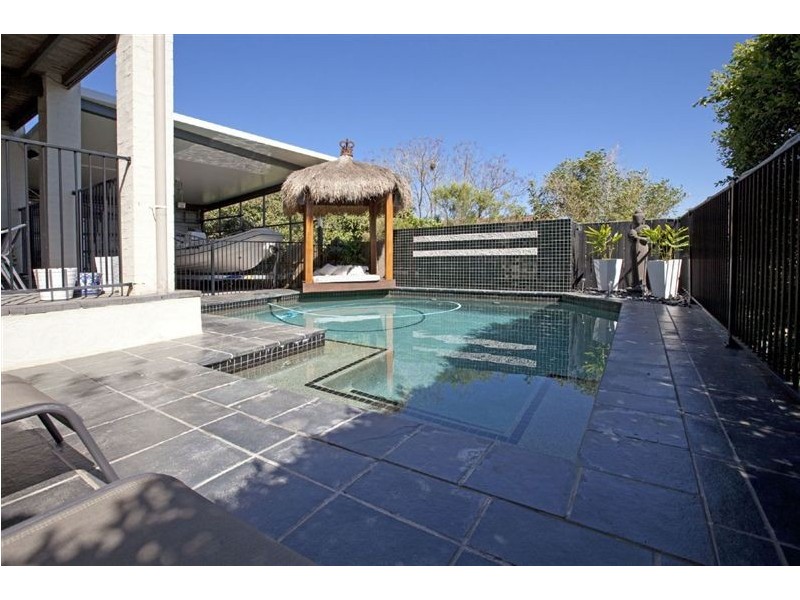 24 Pine Street, Bulimba QLD 4171