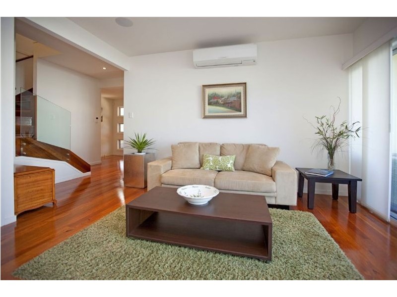 19B Park Street, Hawthorne QLD 4171