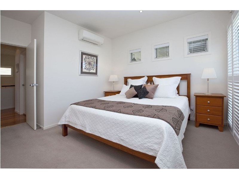 19B Park Street, Hawthorne QLD 4171