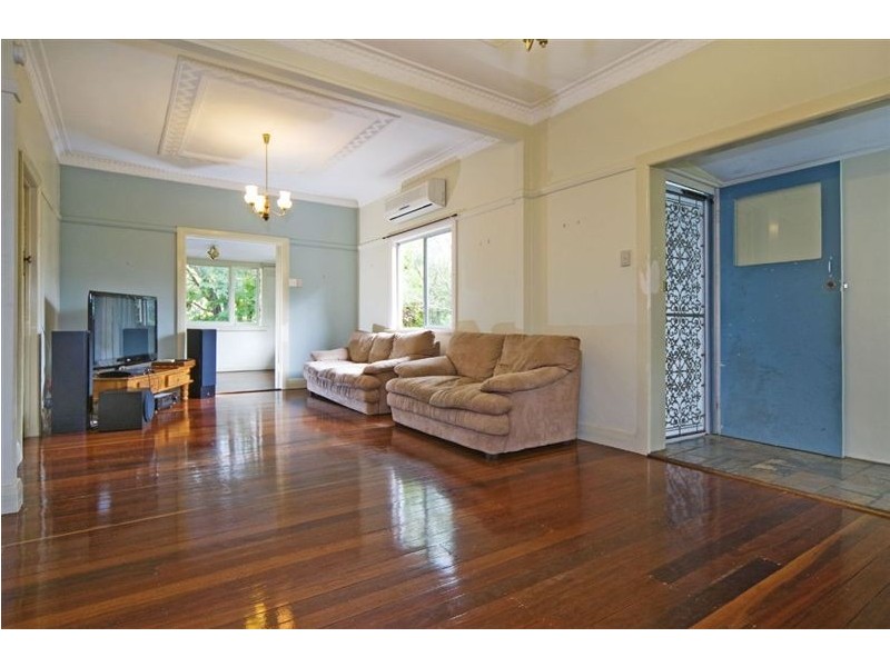 43 Rita Street, Holland Park QLD 4121