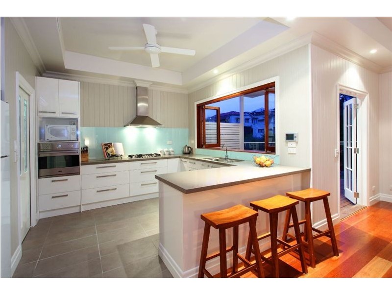 75 Thackeray Street, Norman Park QLD 4170