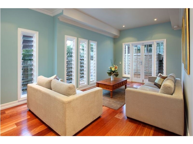 75 Thackeray Street, Norman Park QLD 4170