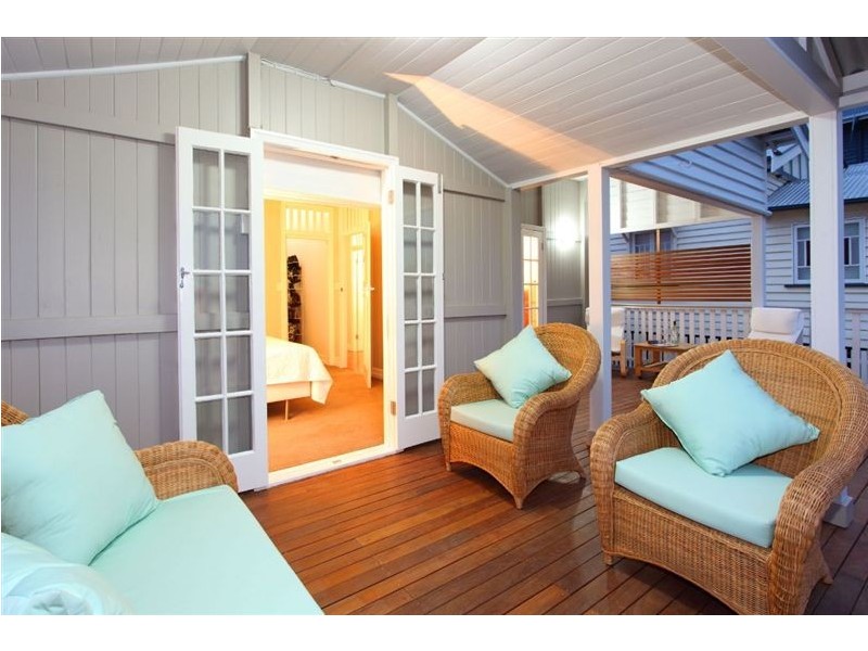 75 Thackeray Street, Norman Park QLD 4170