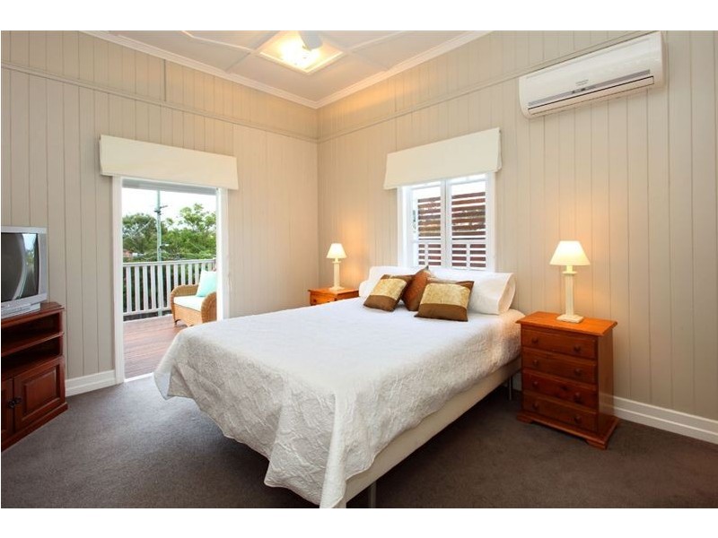75 Thackeray Street, Norman Park QLD 4170