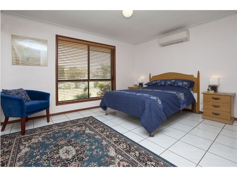 45 Plaza Street, Wynnum West QLD 4178