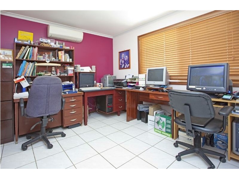 45 Plaza Street, Wynnum West QLD 4178