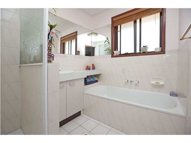 45 Plaza Street, Wynnum West QLD 4178