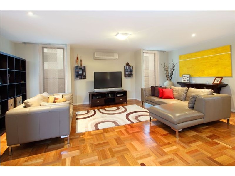 16 Shaftesbury Street, Tarragindi QLD 4121