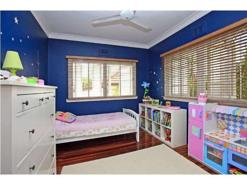 22 Marshall Avenue, Seven Hills QLD 4170