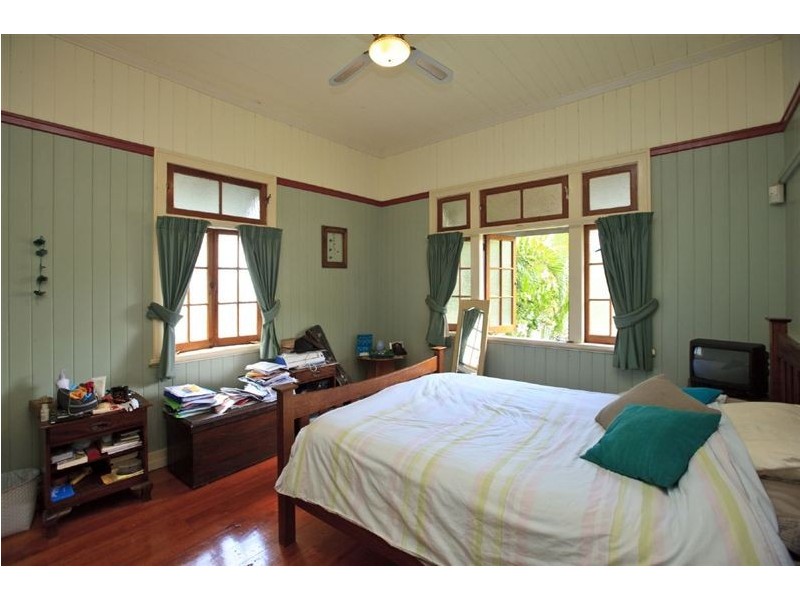 35 Mullens Street, Hawthorne QLD 4171