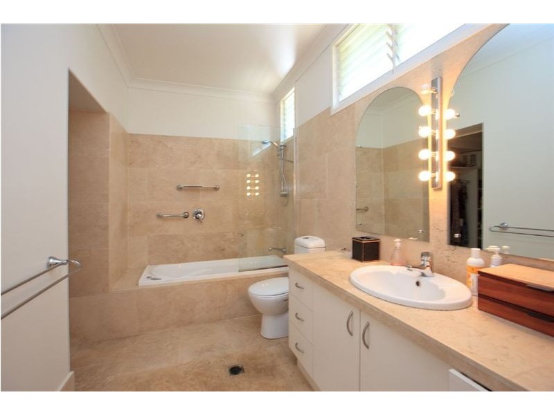 20 Riddell Street, Bulimba QLD 4171