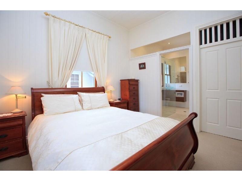 31 Orchard Street, Hawthorne QLD 4171