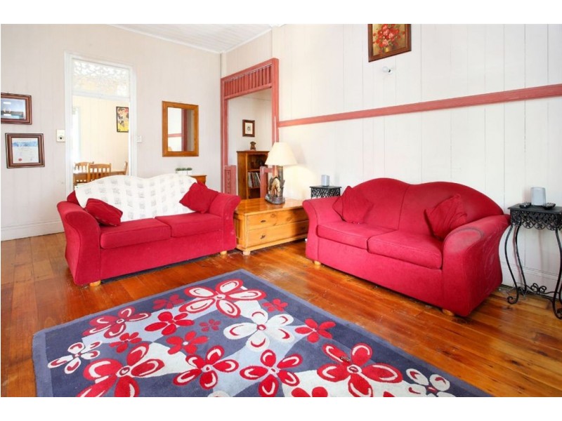 736 Logan Road, Greenslopes QLD 4120