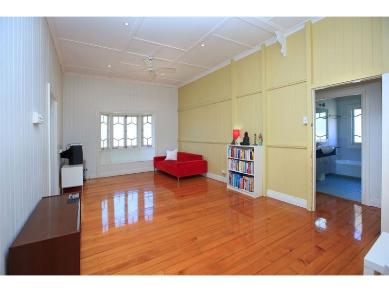 35 Katoomba Avenue, Hawthorne QLD 4171