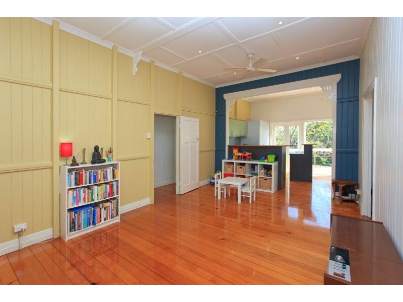 35 Katoomba Avenue, Hawthorne QLD 4171