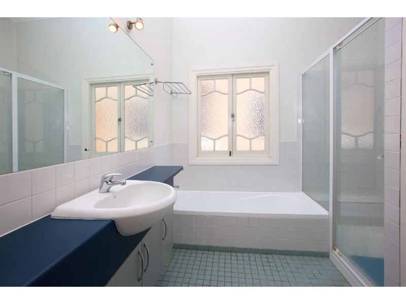 35 Katoomba Avenue, Hawthorne QLD 4171