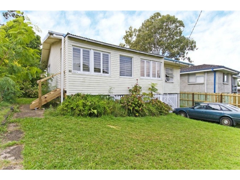 42 Third Street, Camp Hill QLD 4152