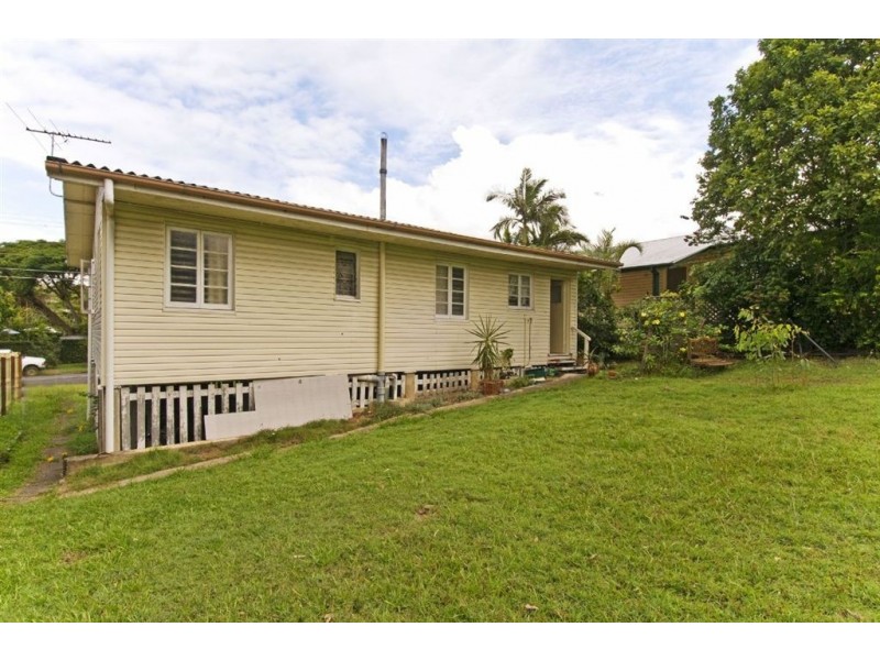 42 Third Street, Camp Hill QLD 4152