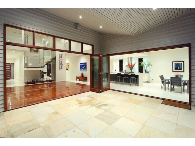 27 McDonald Street, Hawthorne QLD 4171