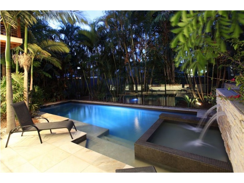 27 McDonald Street, Hawthorne QLD 4171