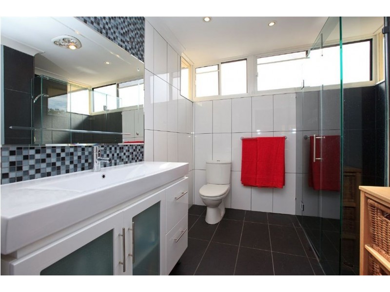 16 Servius Avenue, Seven Hills QLD 4170