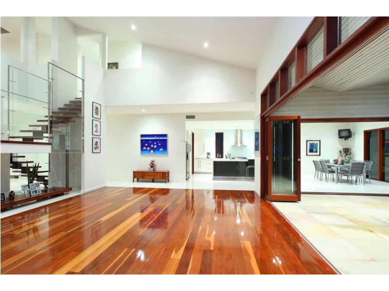 27 McDonald Street, Hawthorne QLD 4171