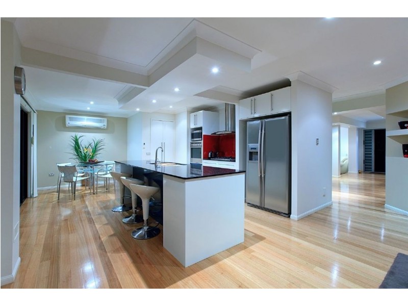 8 Piccadilly Place, Carindale QLD 4152