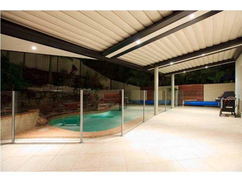 8 Piccadilly Place, Carindale QLD 4152