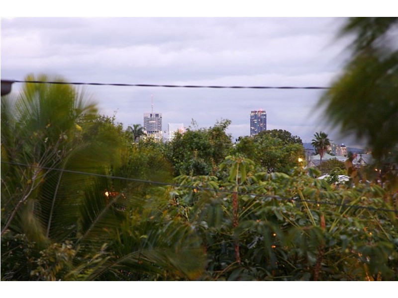 149 Macrossan Avenue, Norman Park QLD 4170