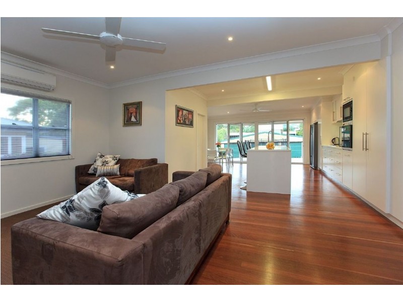 126 D’Arcy Road, Seven Hills QLD 4170