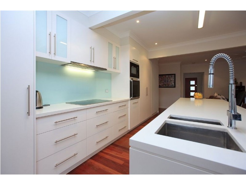 126 D’Arcy Road, Seven Hills QLD 4170