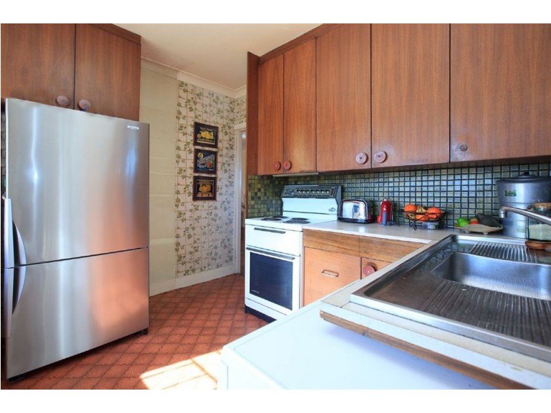 96 Nicholson Street, Greenslopes QLD 4120