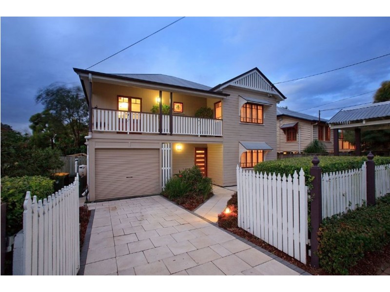 8 Camboor Street, Camp Hill QLD 4152