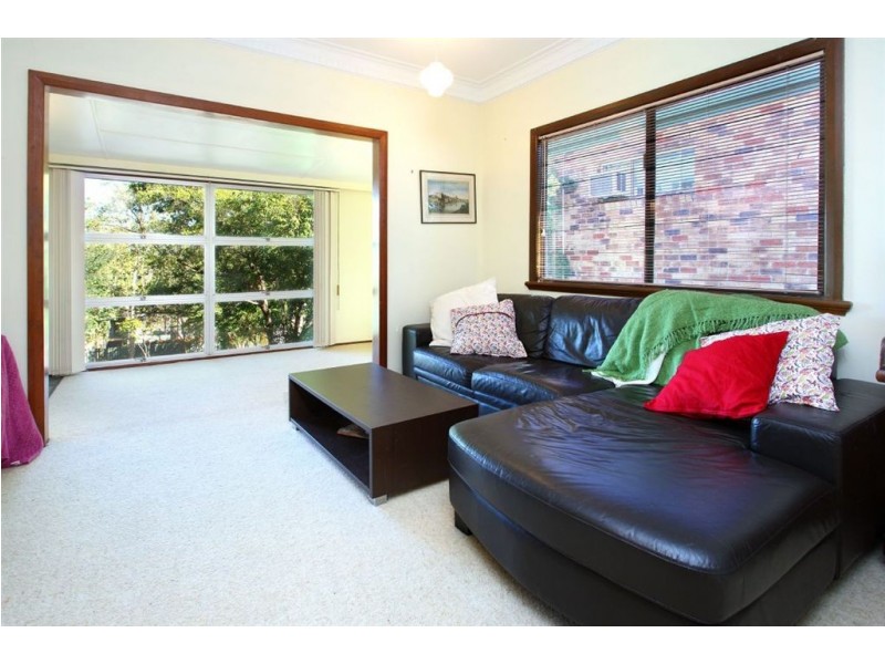 4 Pattison Avenue, Norman Park QLD 4170
