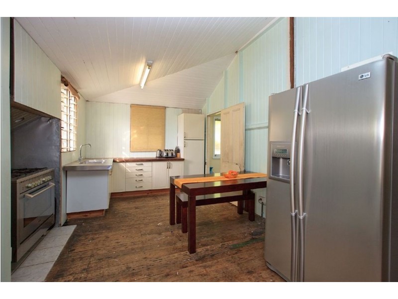 1 Virginia Avenue, Hawthorne QLD 4171