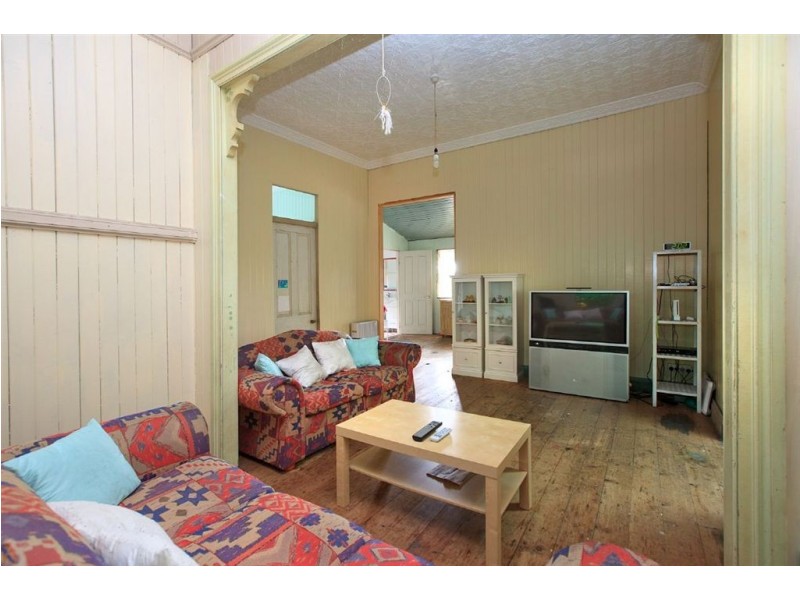 1 Virginia Avenue, Hawthorne QLD 4171