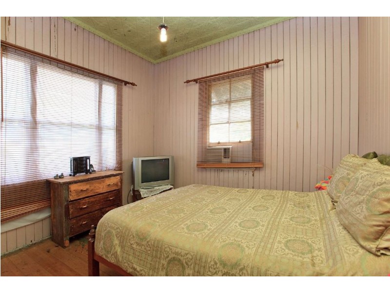 1 Virginia Avenue, Hawthorne QLD 4171